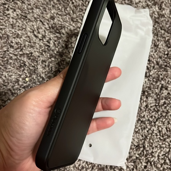 iPhone 12 Pro Max case - Picture 2 of 2